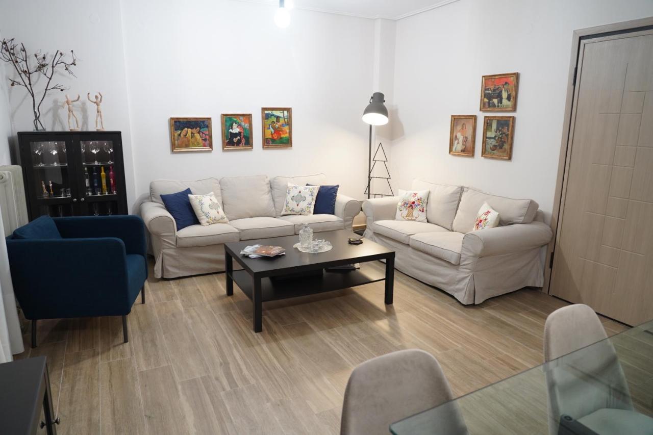 Larissa Downtown Apartment With Parking Exterior foto